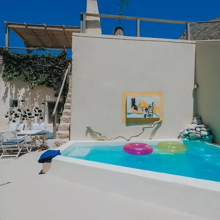 Coco Canava * Emporio (Santorini)